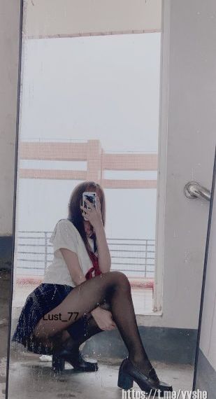 云墨雨间