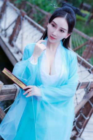 宝贝把腿开大让我添添你视频