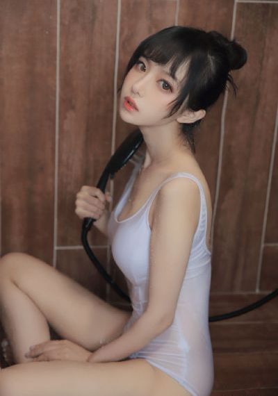 女机械人