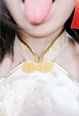女大学生沙龙室3
